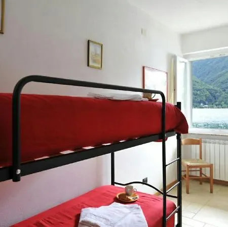 Villa Sleeps 12 *