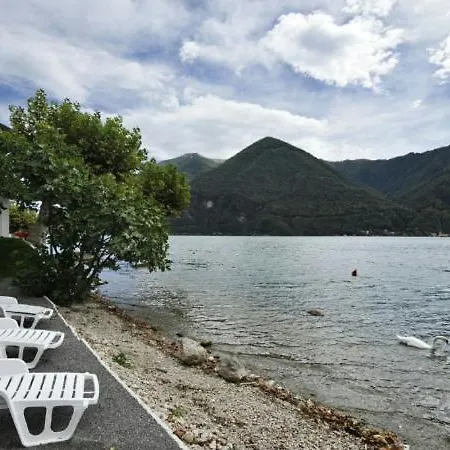Villa Sleeps 12