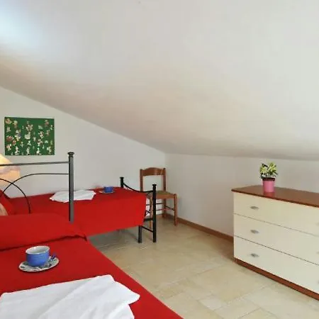 Sleeps 12